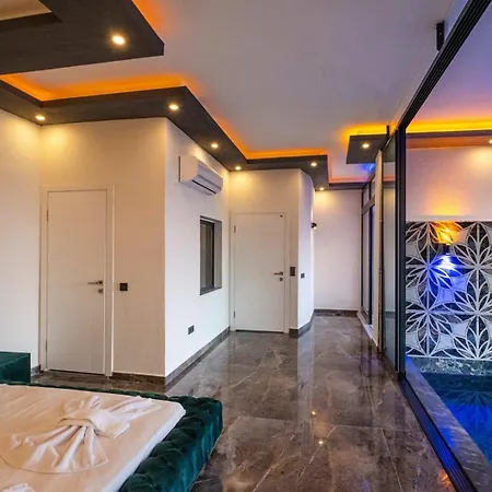 Nisa 4*